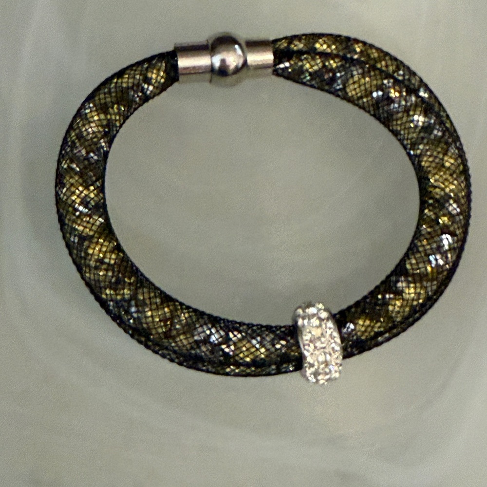 Elegant Black and Gold Mesh Bracelet